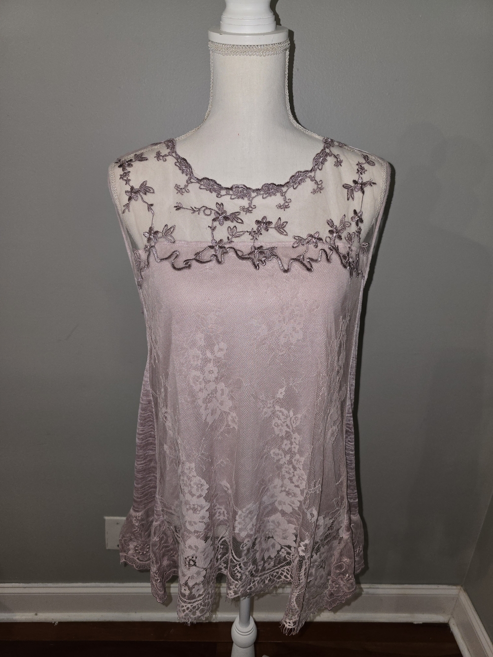 Lace Embroidered Sleeveless Tank in Dusty Pink